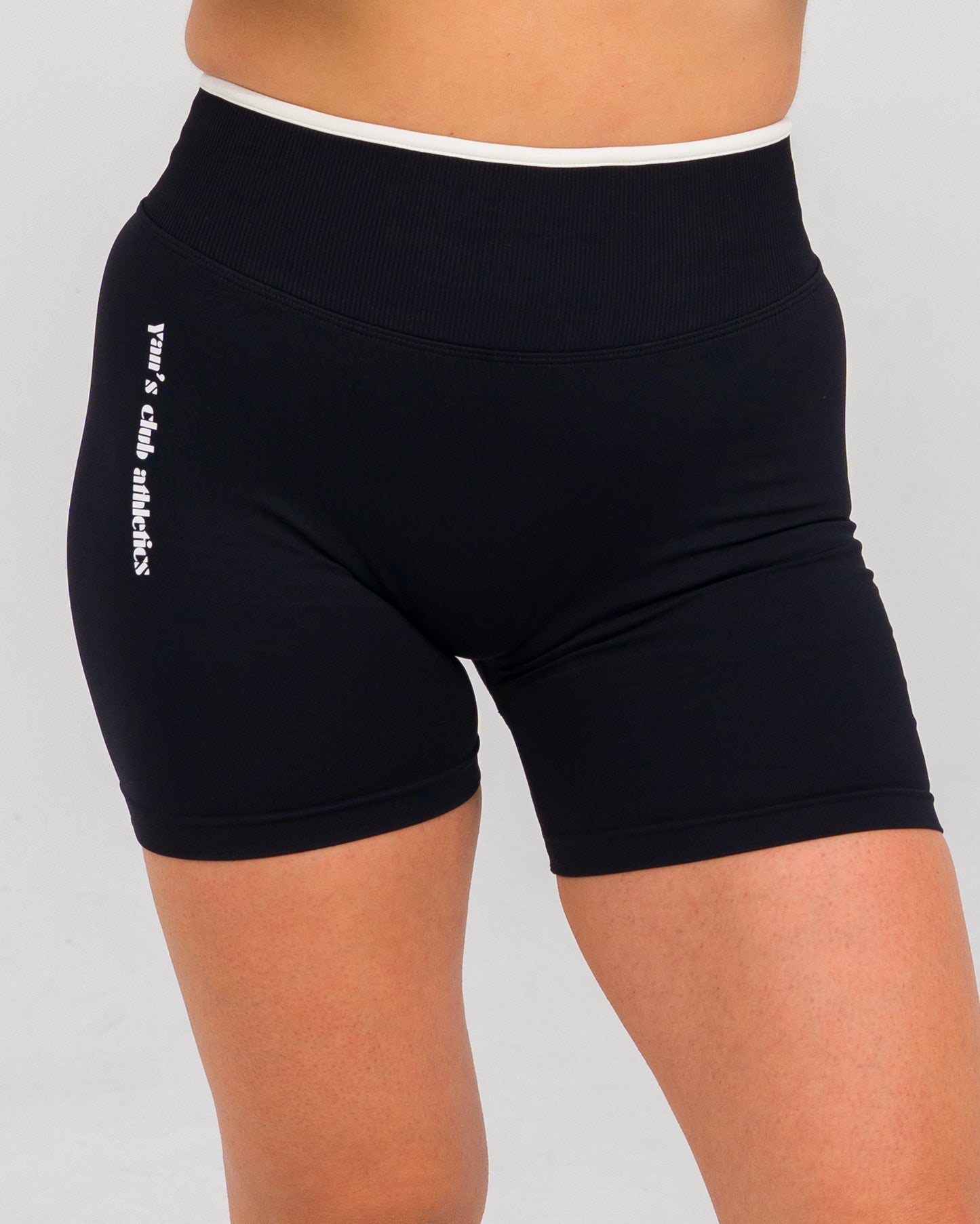 Signature Seamless Shorts
