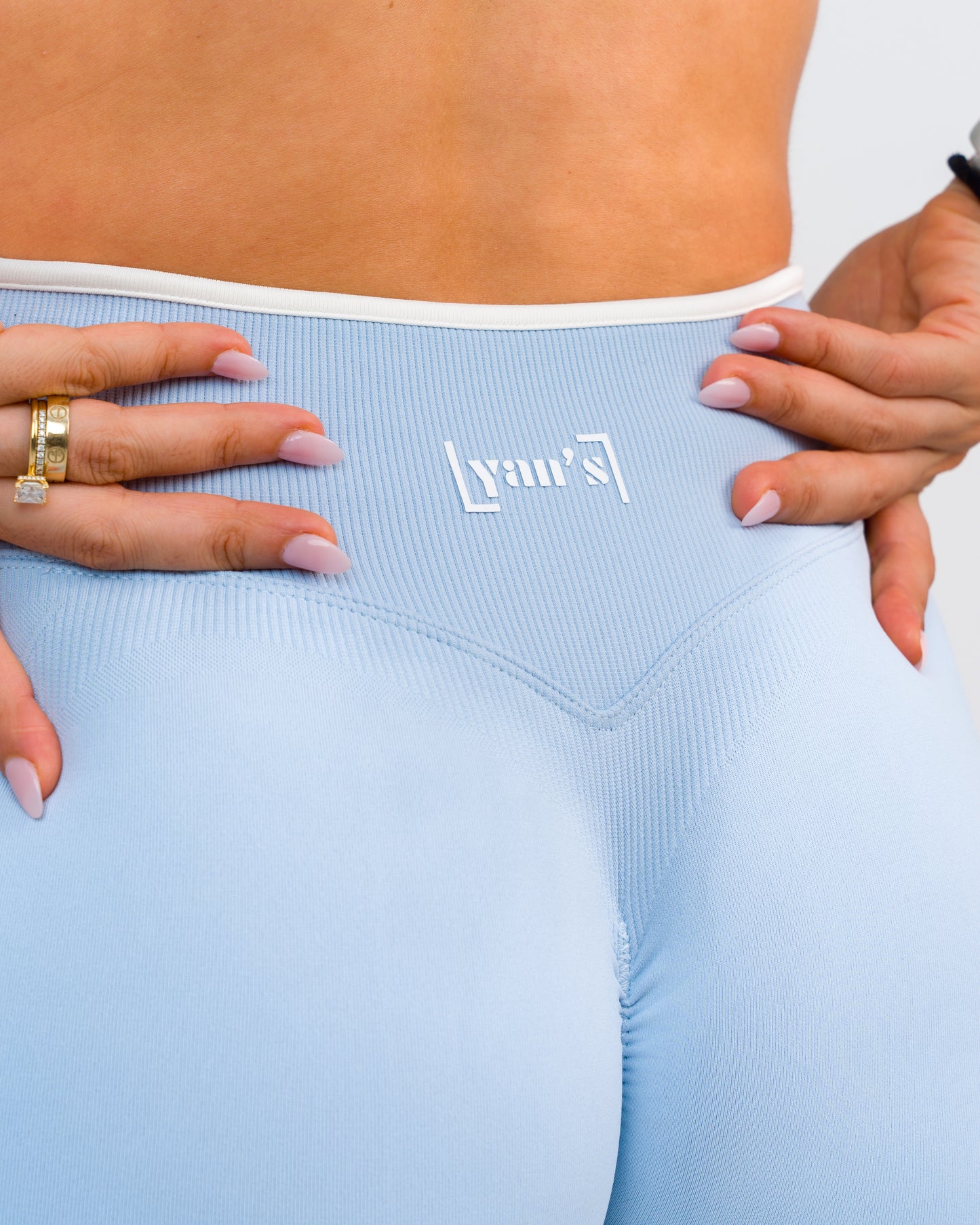 Signature Seamless Shorts
